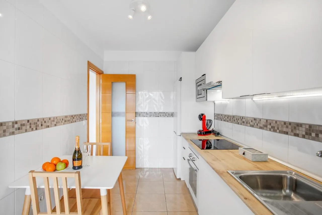 Ocean Blue, Next To The Ocean, Fast Wi-Fi Apartment Los Abrigos Spain